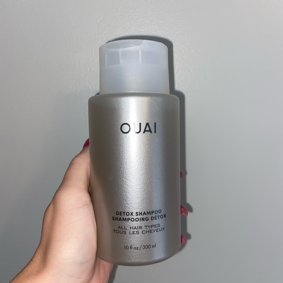 Ouai Detox Shampoo and Scalp Massager - Picture 2 of 5